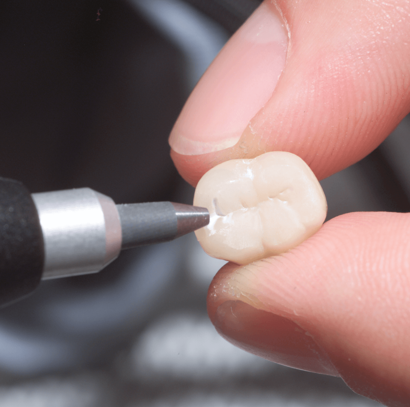 sablare in laborator dentar cu sablatorul