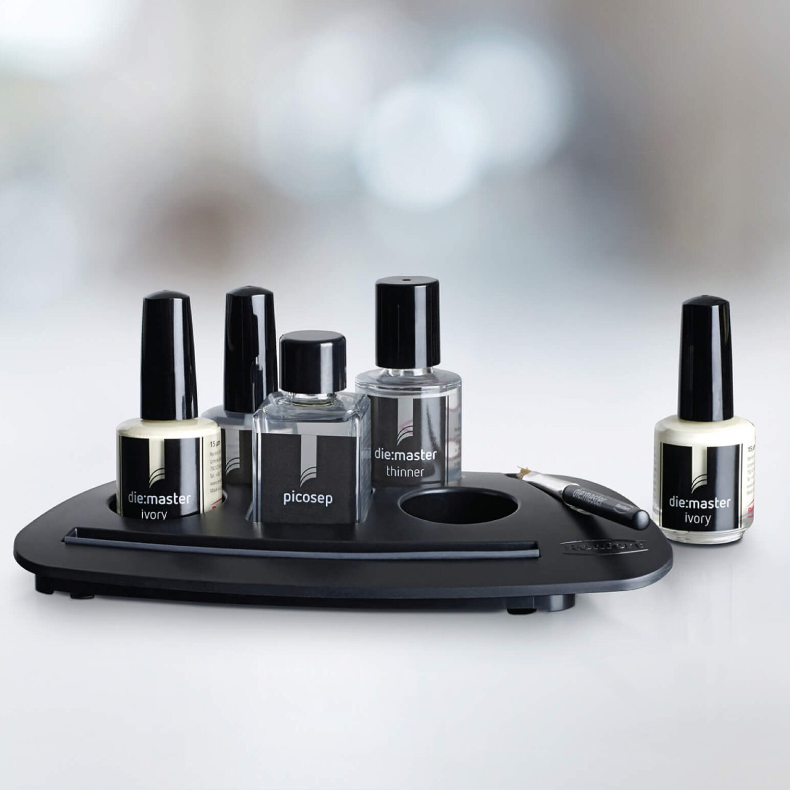 kit cu materialele dintr-un set de lac pentru bonturi die master renfert