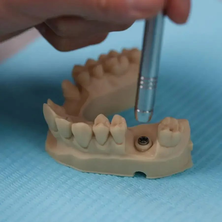 model printat cu rasina precision model formlabs si verificarea implantului