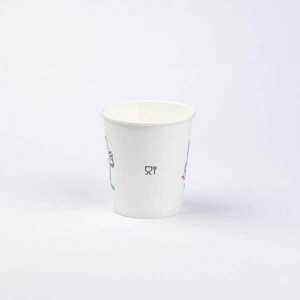 lateral pahar din hartie pentru clatire in cabinetul stomatologic