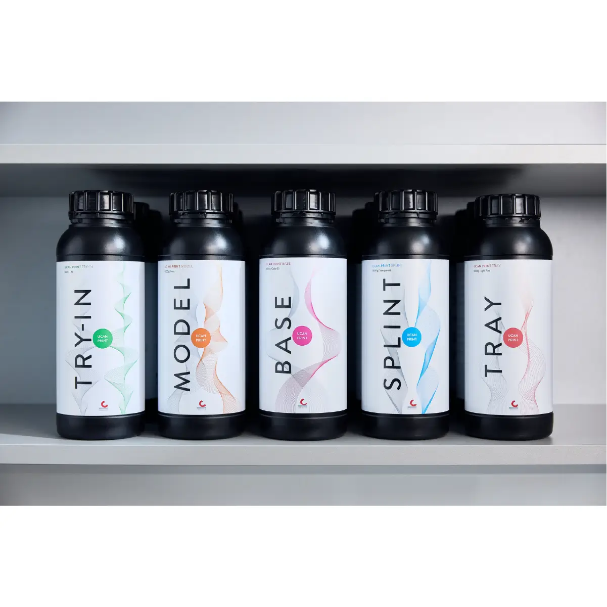 UCan print expus pe un raft, rasina Candulor pentru printare 3D