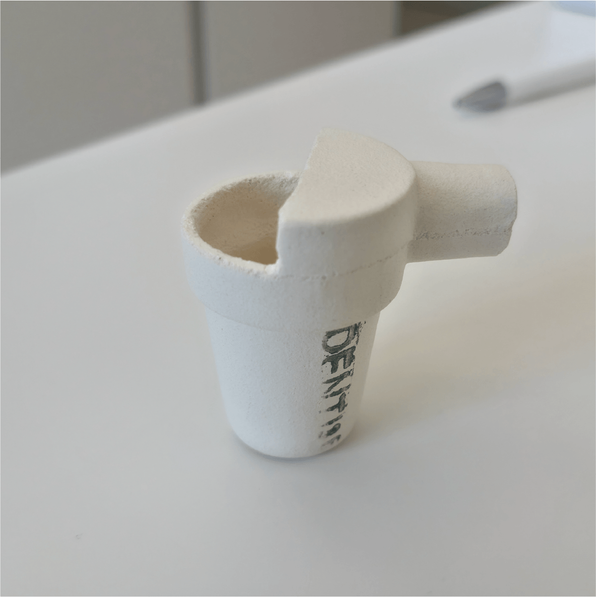 creuzet denti 36 pe birou