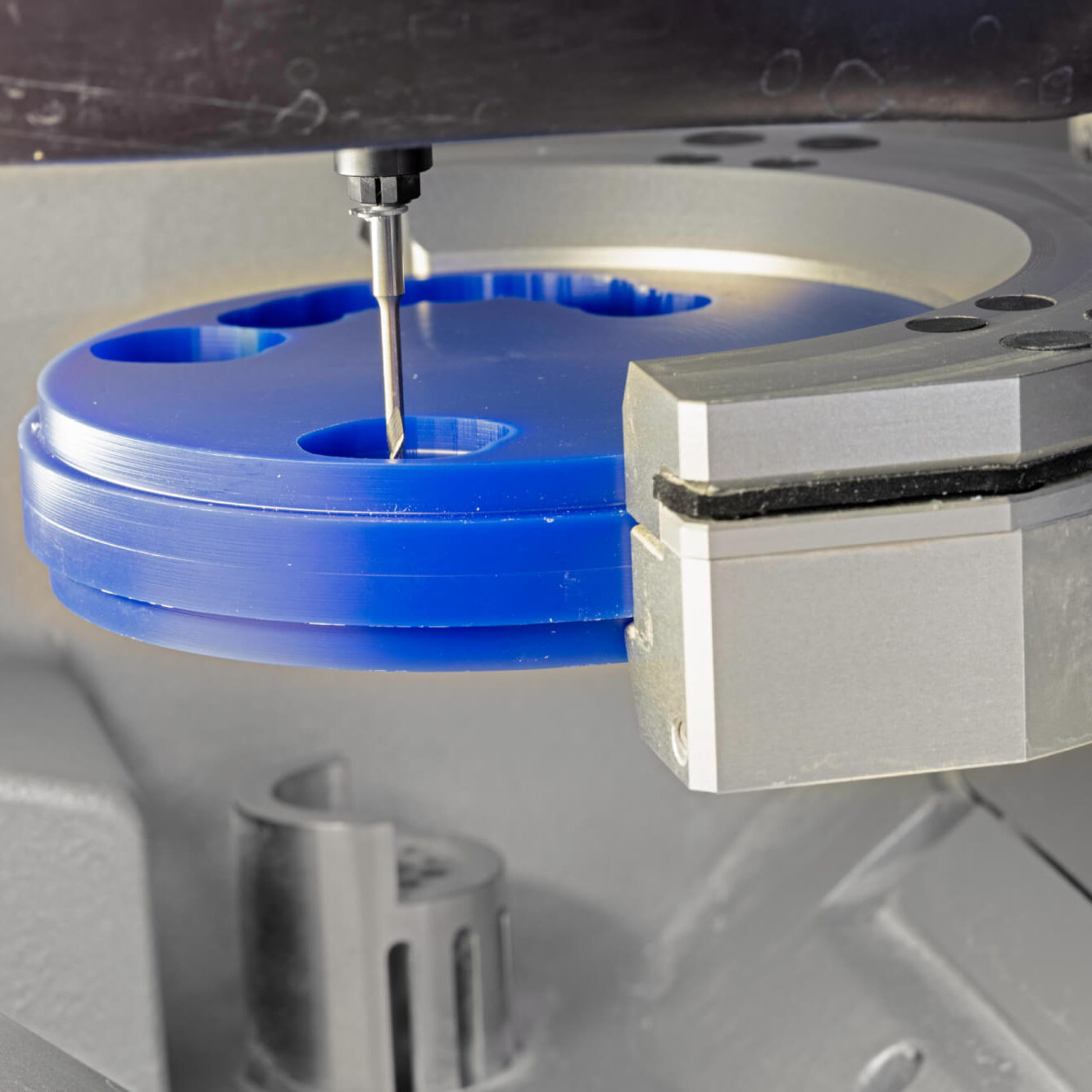 frezarea in timp real a unui disc de ceara renfert eaxy blank wax