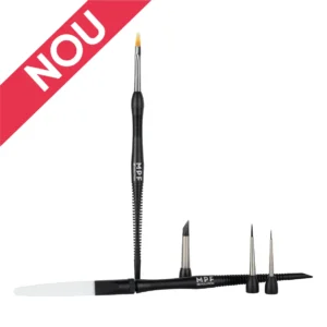 imagine reprezentativa cu setul de pensule pentru caracterizarea ceramicii